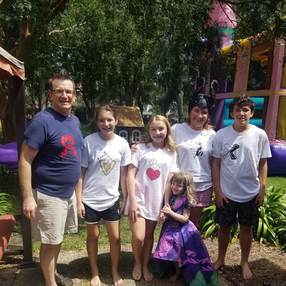 Meet your Posher, Lora - Picture 1 of 1